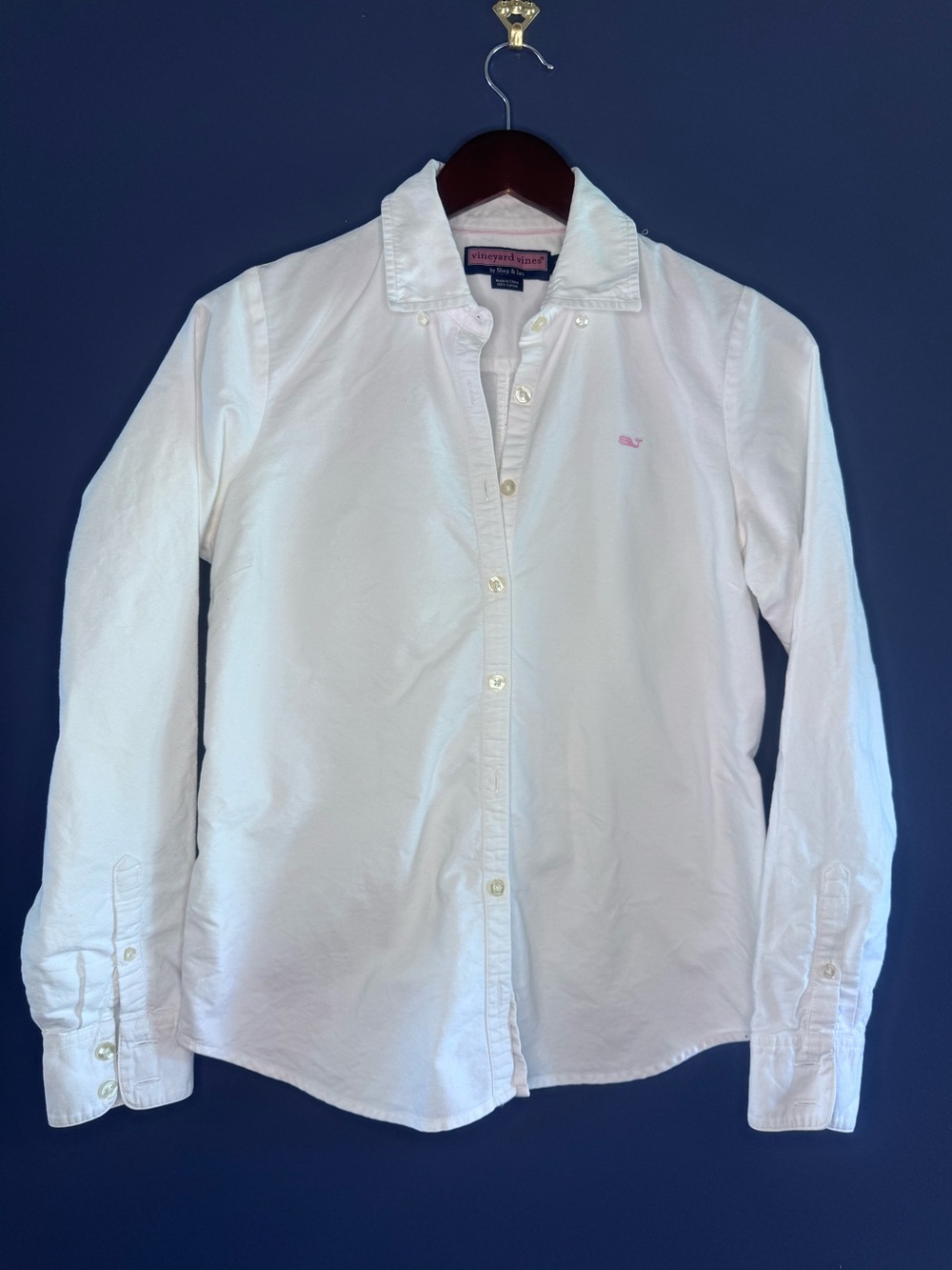 Vineyard Vines White Button-Down Shirt with Pink Whale Logo Woman’s Dress Top 2